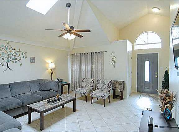 2nd image of 10892 Loma Portal Pl