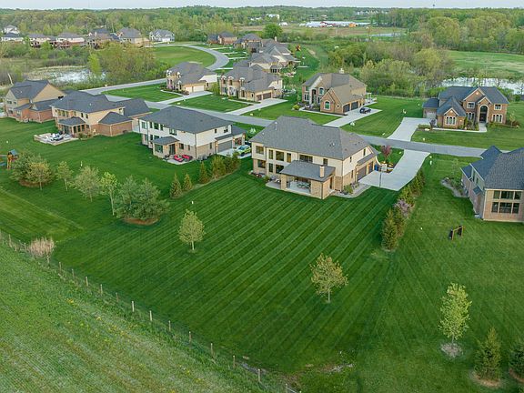 4th image of 2325 Westbrooke Ct