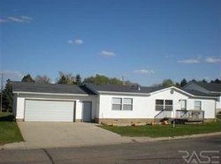 270 Elm St N, Balaton, MN 56115