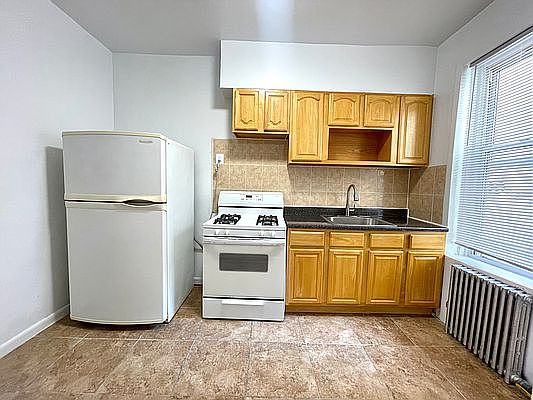 1st image of 21-22 Newtown Ave #4