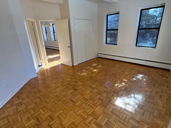 (undisclosed Address), Yonkers, NY 10705