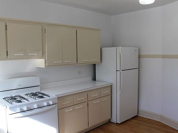 2nd image of 2116-18 Central St #2