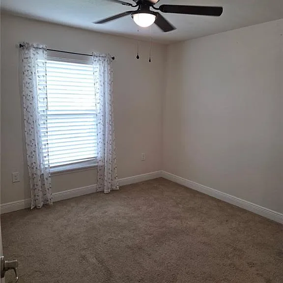 1330 NW 7th Ave — Photo 10