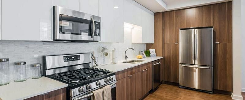 2nd image of 739 N Wells St #2