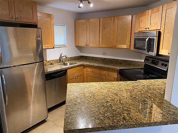 5th image of 8245 Lake Dr APT 101