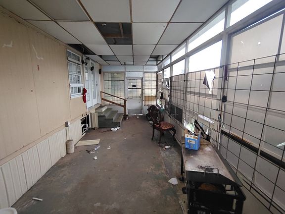 3rd image of 920 Boardwalk Ln #817