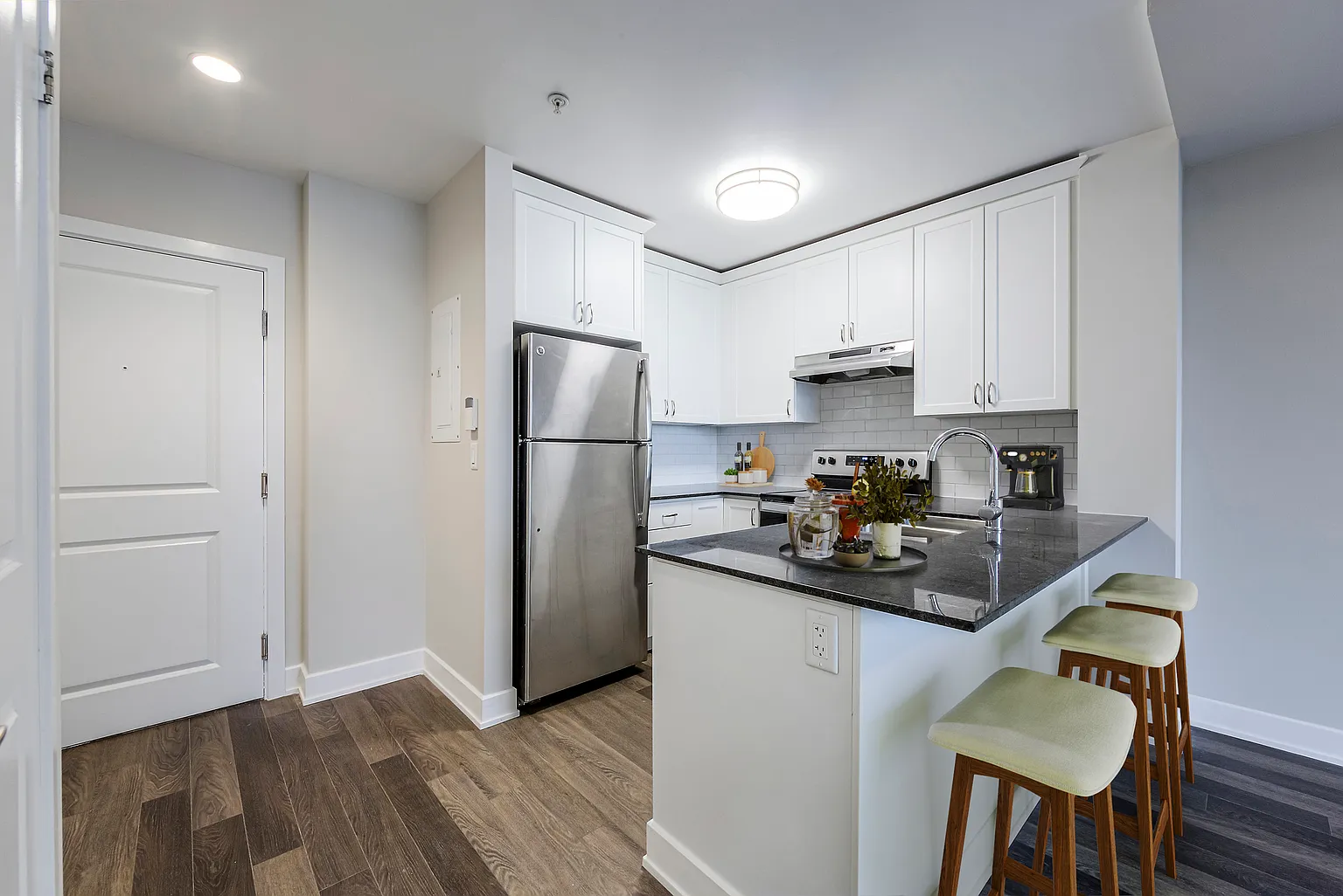 472 Brock Ave #897558 photo 1