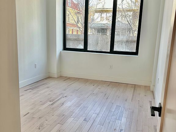 5th image of 126 Winthrop St Unit 1