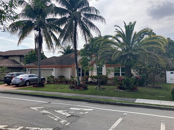 2nd image of 5225 NW 70th Ave