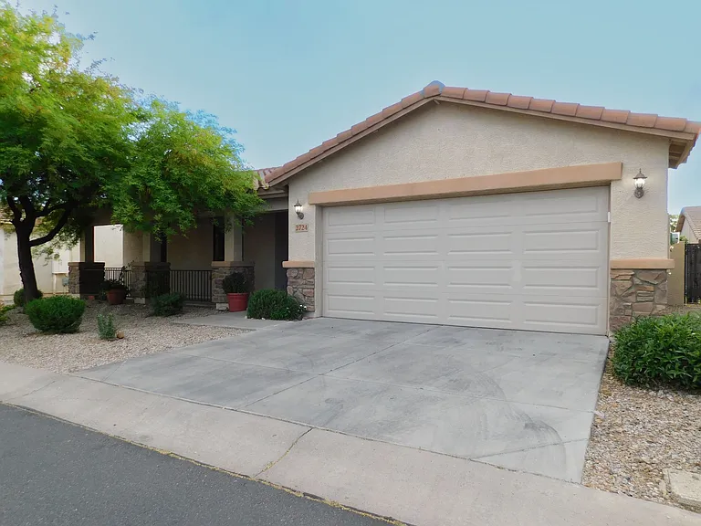 2724 S Chaparral Rd — Photo 1