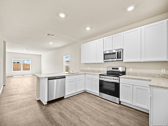 4th image of 277 Legacy Circle