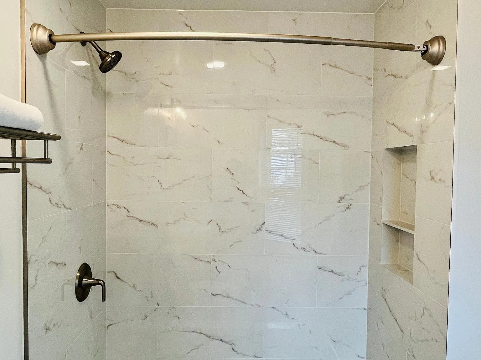 1 bed, 1200 sqft, $2,050 — Photo 3