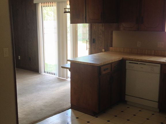 5th image of 117 Foxhill Dr