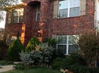 9009 Wayne St, Aubrey, TX 76227
