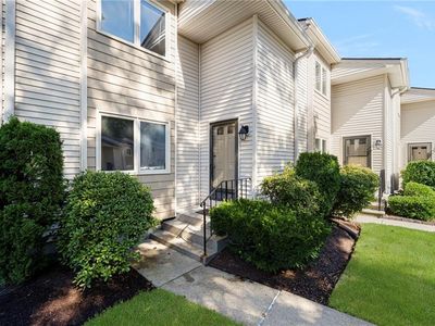 500 E Greenwich Ave APT 101, West Warwick, RI, 02893