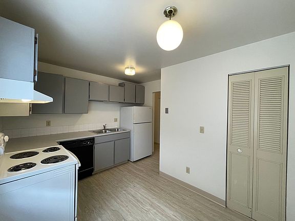2nd image of 1417 N Wall St APT 5