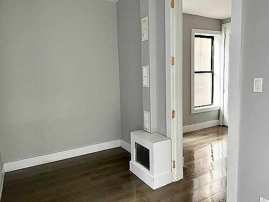 3rd image of 234 E 116th St APT 11