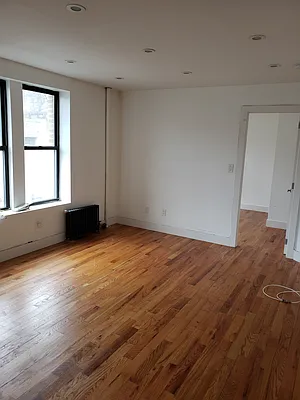 Rented by Vertical Real Estate LLC | media 16