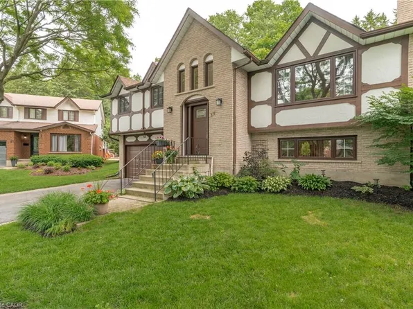 39 Wagoners Trl, Guelph, ON N1G 3M9