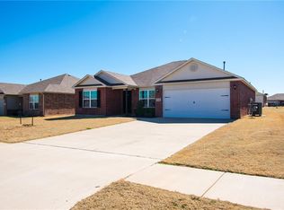 2020 Oak Valley Way, Mustang, OK 73064