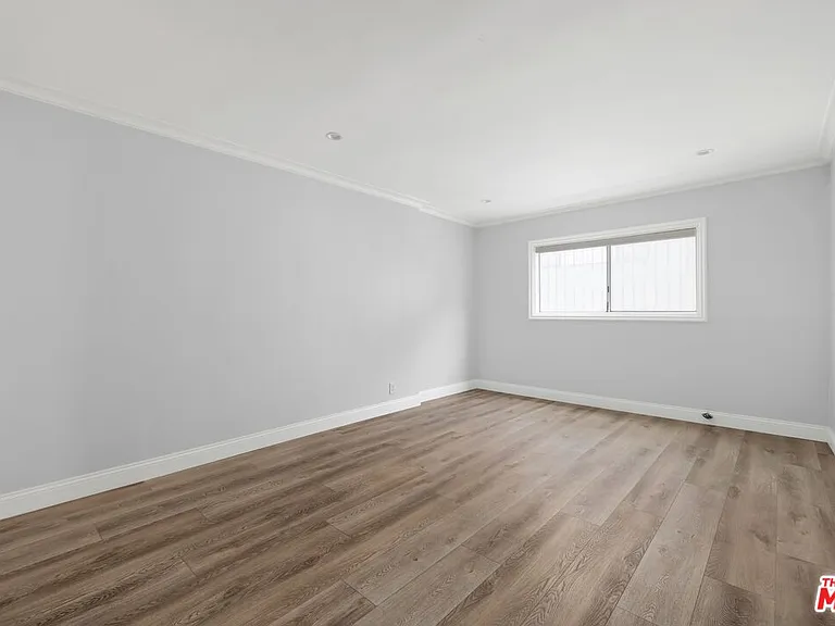 423 S Rexford Dr #106 — Photo 12