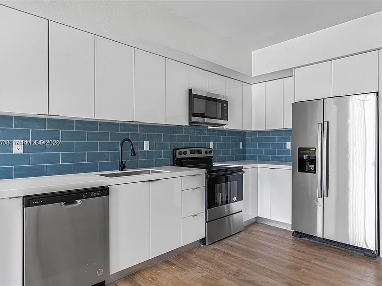 16955 SW 100th Ave #1 — Photo 4
