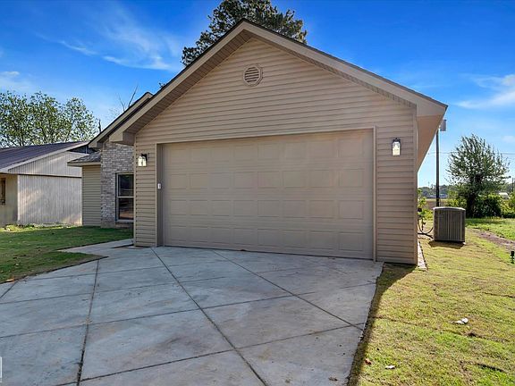 4th image of 208 Ridgecrest Dr