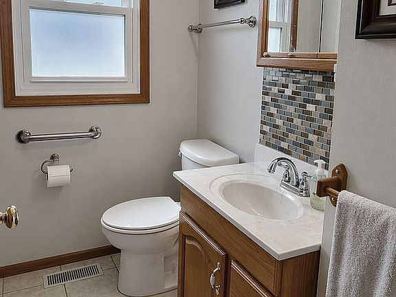5th image of 1005 N Berkley Ave