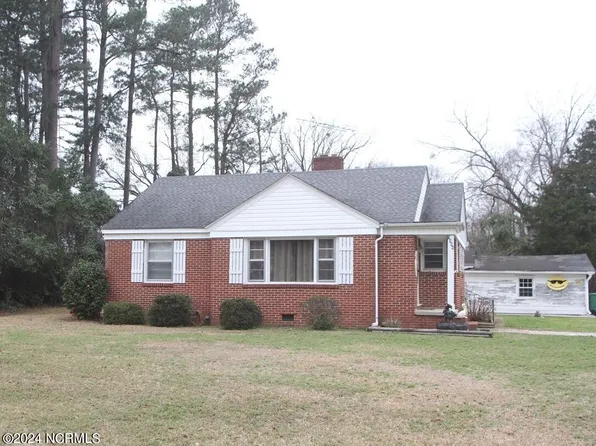 9864 N College Street, Clarkton, NC 28433