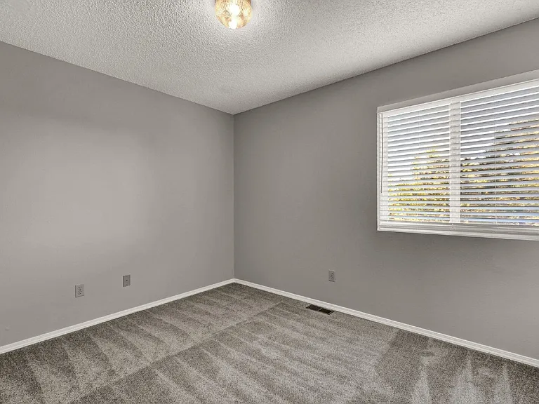 8720 Massey Cir — Photo 25