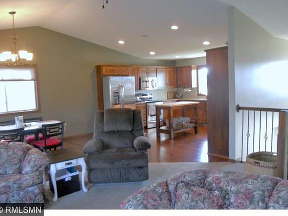 5th image of 17347 Polk St NE