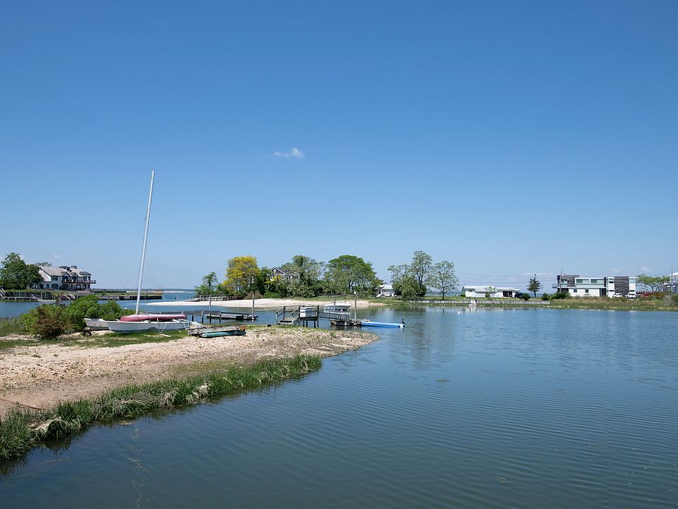 1st image of 31 Lake Dr