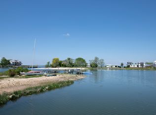 31 Lake Dr, Southampton, NY 11968