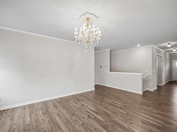 4th image of 2521 NW Woodbury Dr