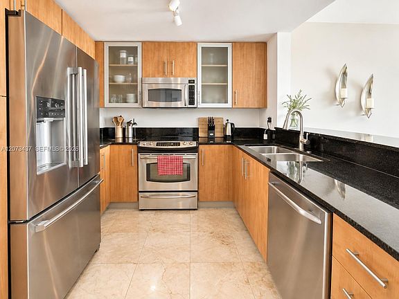 5th image of 7910 Harbor Island Dr APT 904