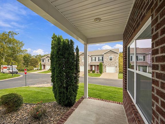 4th image of 524 Persimmon Ln