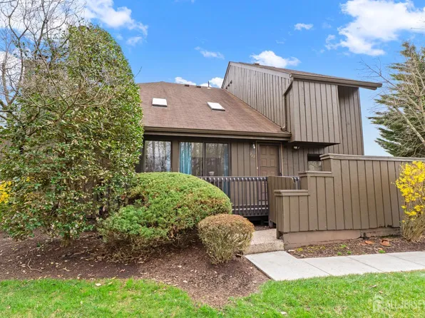 272 Westgate Dr, Edison, NJ 08820