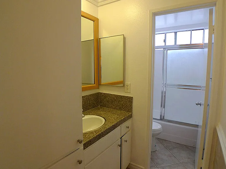 Alhambra @ Studio City Apts. — Photo 24