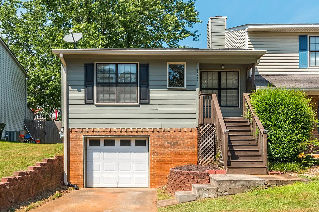 2 bed, 1.5 bath, 928 sqft, $1,750 — Photo 1