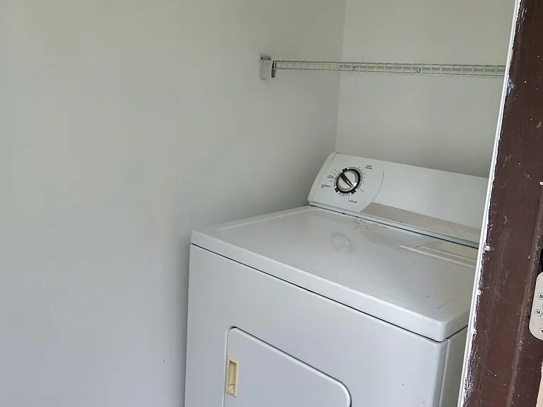 Washer/dryer.