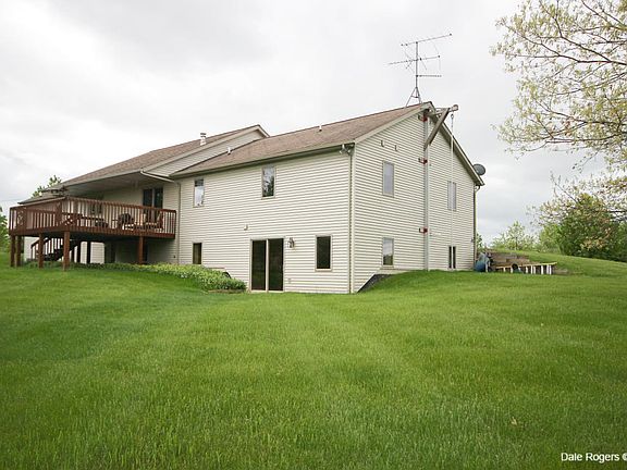 4th image of 9313 Bailey Dr NE