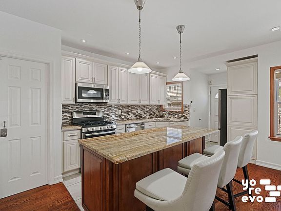 5th image of 5119 46th St