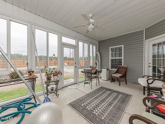 5th image of 445 Worsley Way
