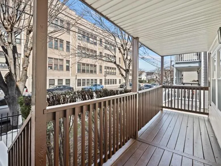 334-336 Halladay St #2 — Photo 3