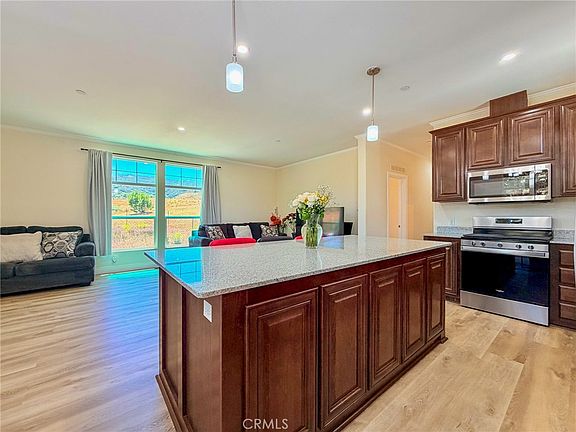 3rd image of 42815 Lowhill Dr