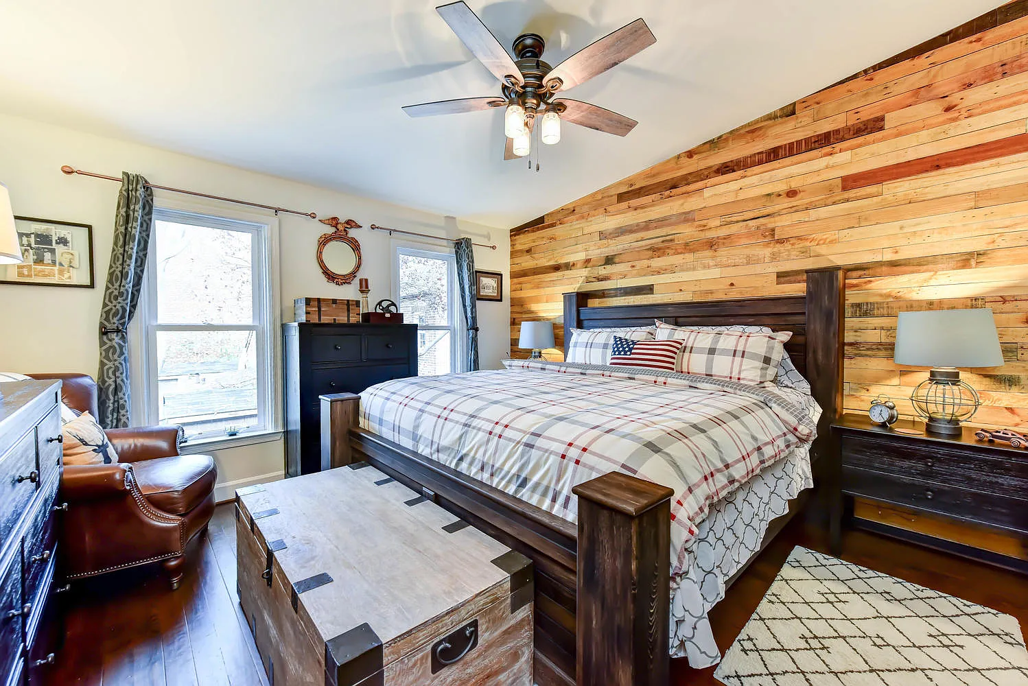2 bed, 1.5 bath, 1400 sqft, $5,100 — Photo 4