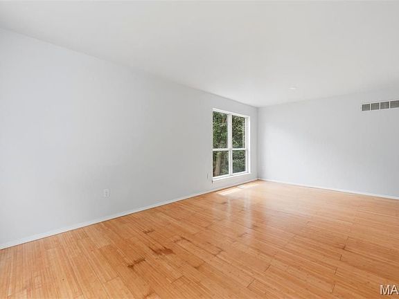 5th image of 48 Ironwood Ct #O