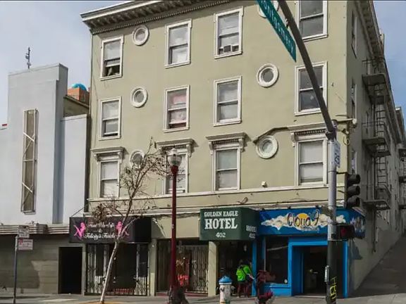 5th image of 400 Broadway St #102