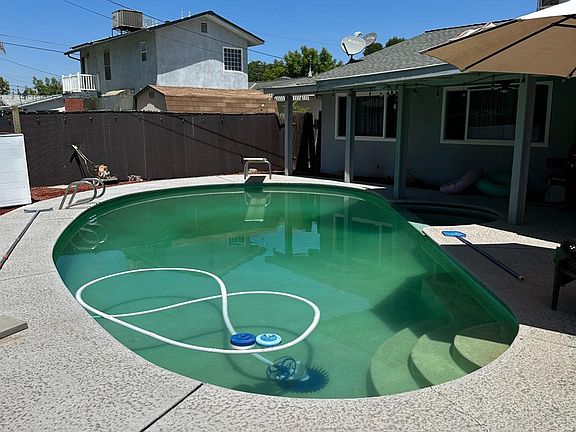 5th image of 245 Florence Dr