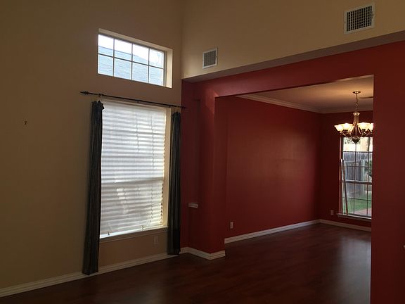 4th image of 2208 Rick Whinery Dr